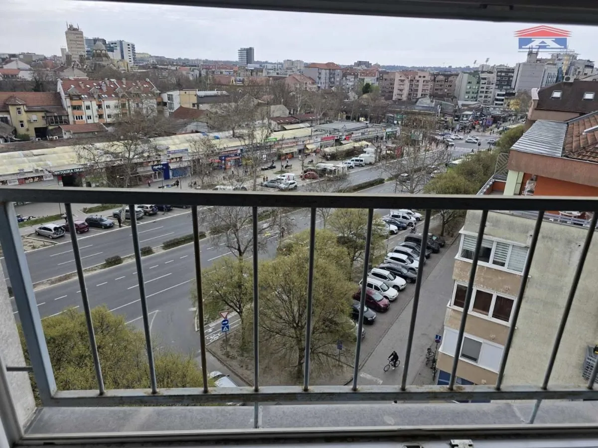 Prodaja, četvorosoban stan, 107m², Bulevar Oslobodjenja, Novi Sad Sve Podlokacije