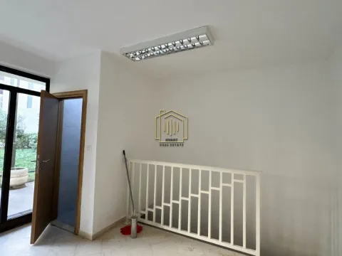 Izdavanje, poslovni prostor, 64m², Lepa Kata, Podgorica - image 2