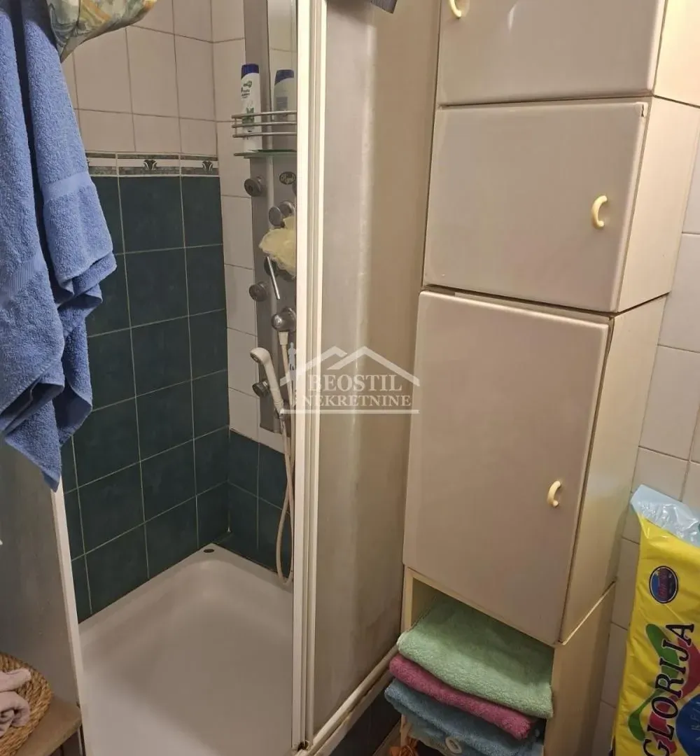 Prodaja, trosoban stan, 74m², Savski Venac, Beograd