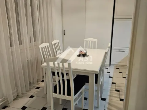 Izdavanje, četvorosoban stan, 100m², Centar, Novi Sad - image 4