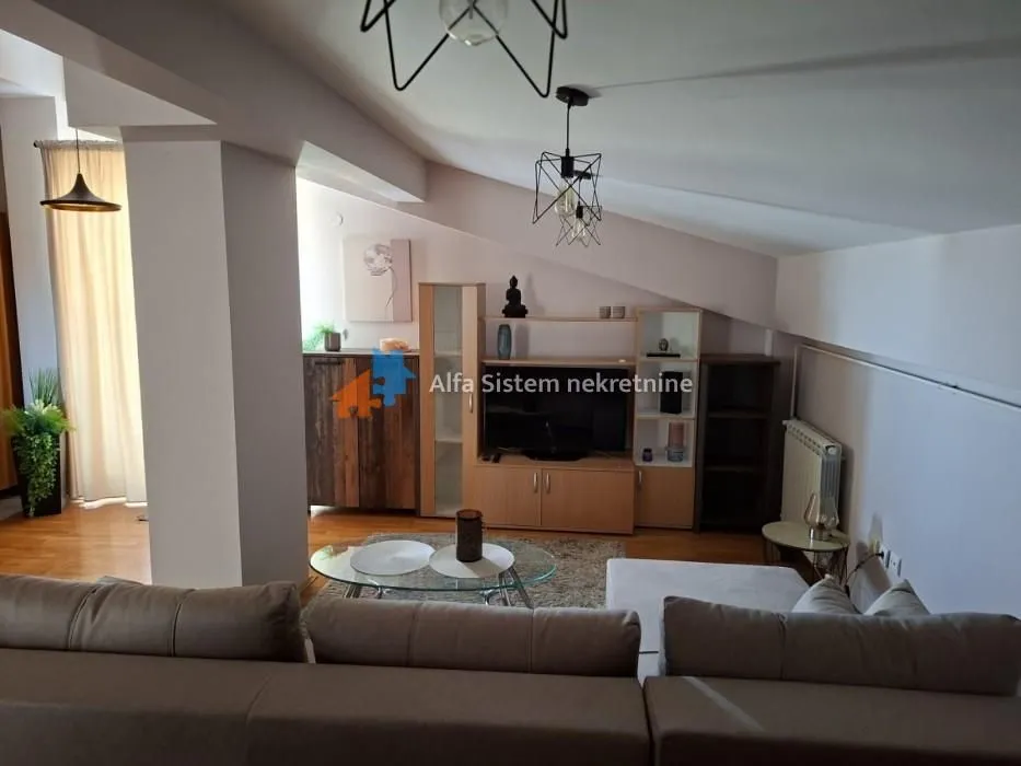 Izdavanje, dvosoban stan, 70m², Fon (Fon - Bilećka), Voždovac Sve Podlokacije