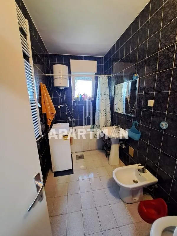 Sale, house, 140m², Voždovac Sve Podlokacije, Beograd