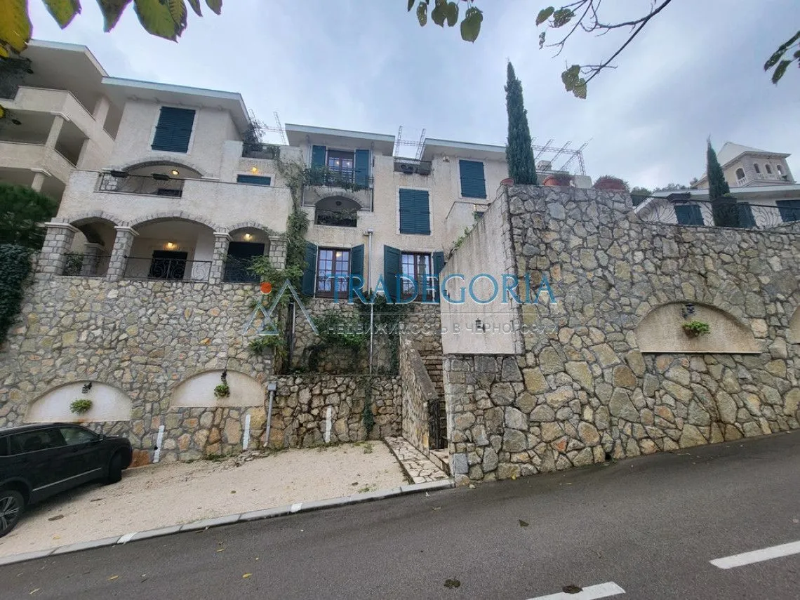 Prodaja, trosoban stan, 126m², Koštanjica, Bar