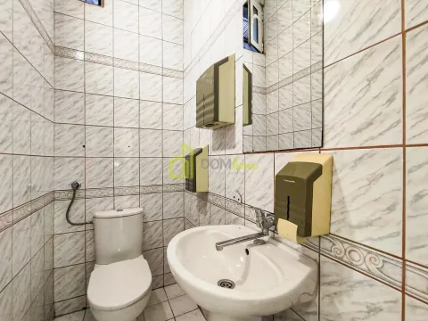 Izdavanje, poslovni prostor, 220m², Centar, Podgorica - image 6