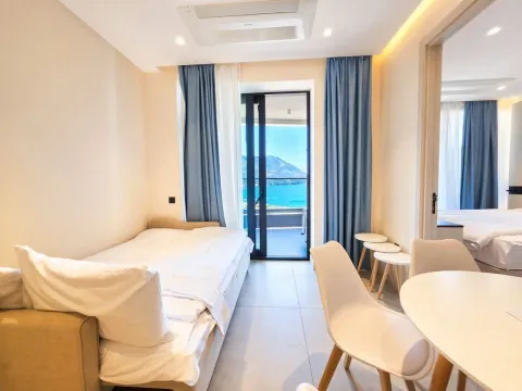 Sale, one bedroom apartment, 44m², Bečići, Budva - image 2