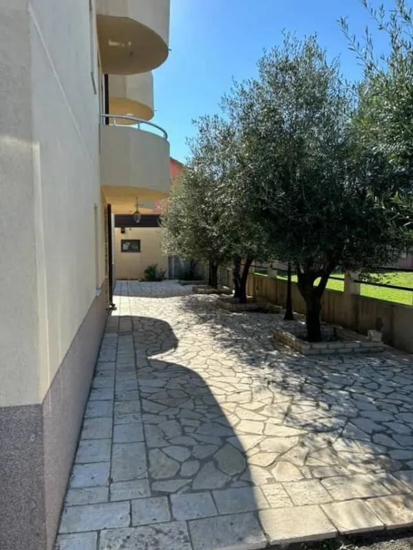 Prodaja, jednosoban stan, 60m², Zagorič, Podgorica