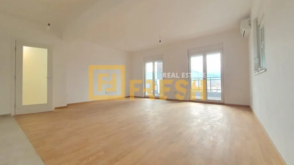 Prodaja, trosoban stan, 104m², Stari Aerodrom, Podgorica