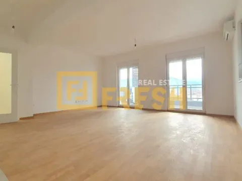 Prodaja, trosoban stan, 105m², Stari Aerodrom, Podgorica - image 3