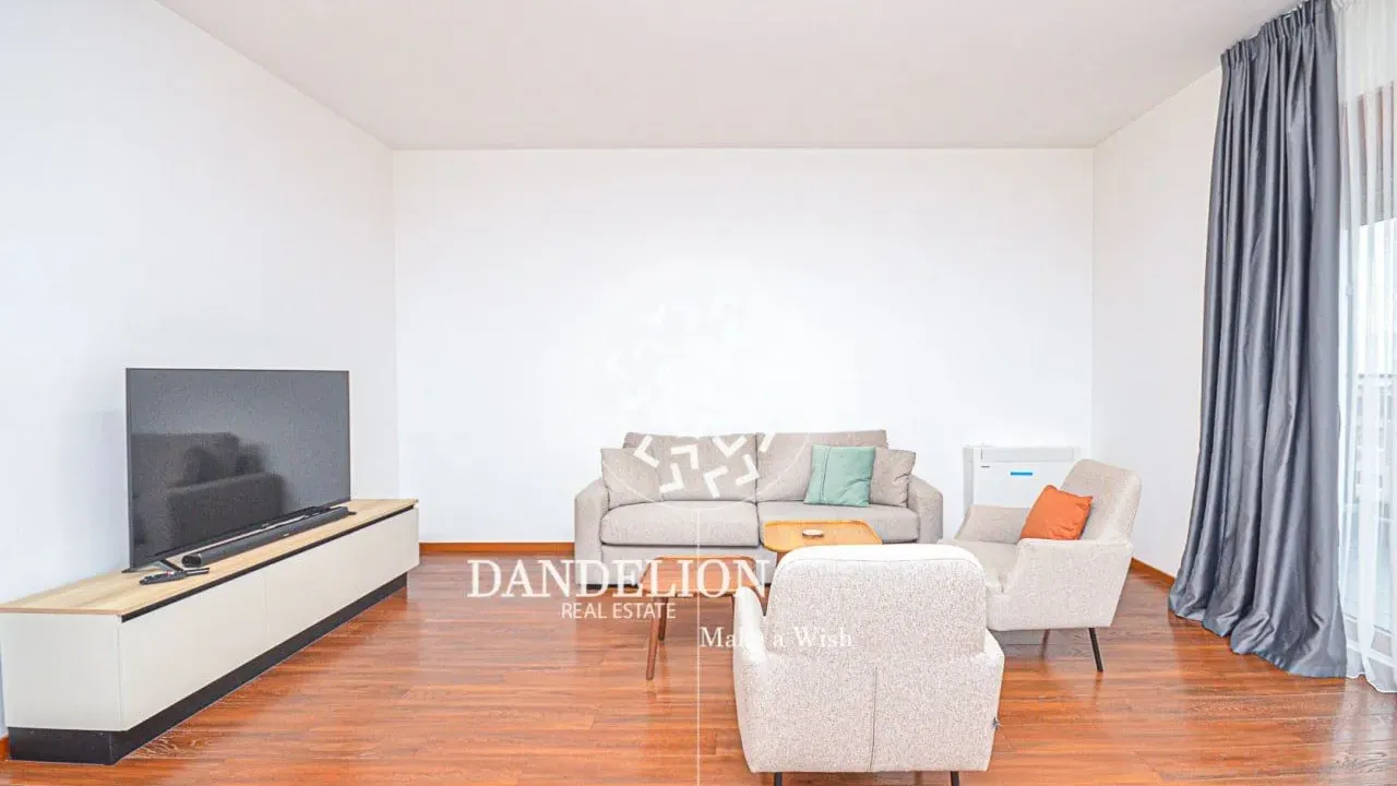 Izdavanje, četvorosoban stan, 136m², Master Kvart, Podgorica