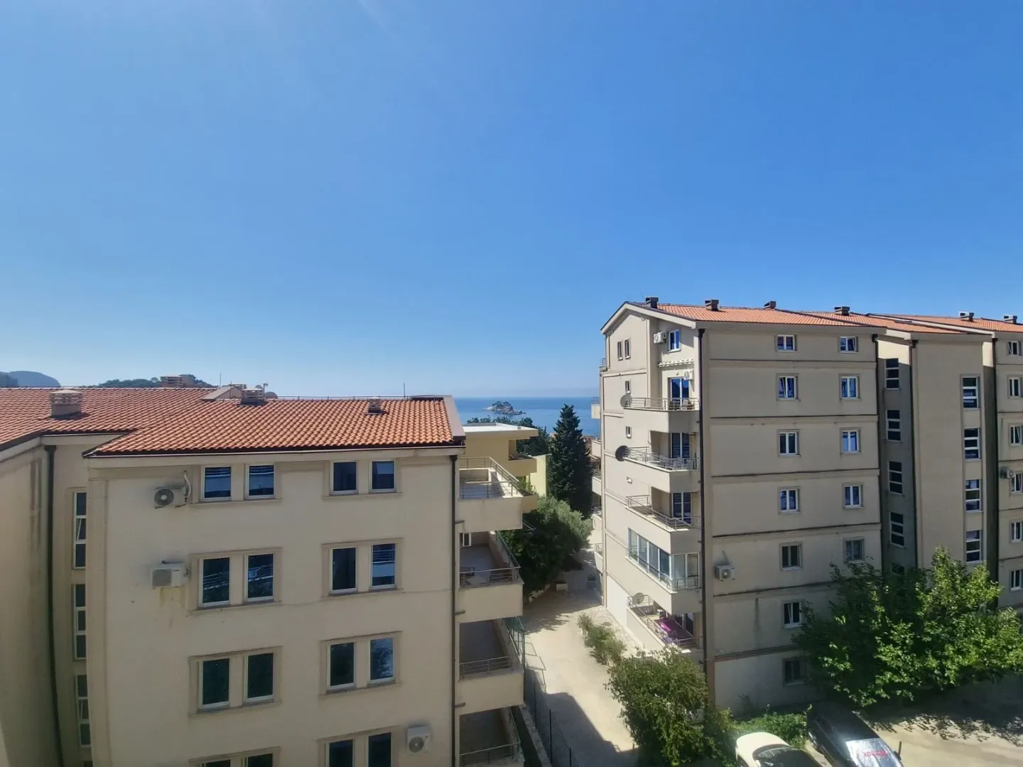 Rent, two bedroom apartment, 93m², Petrovac, Budva
