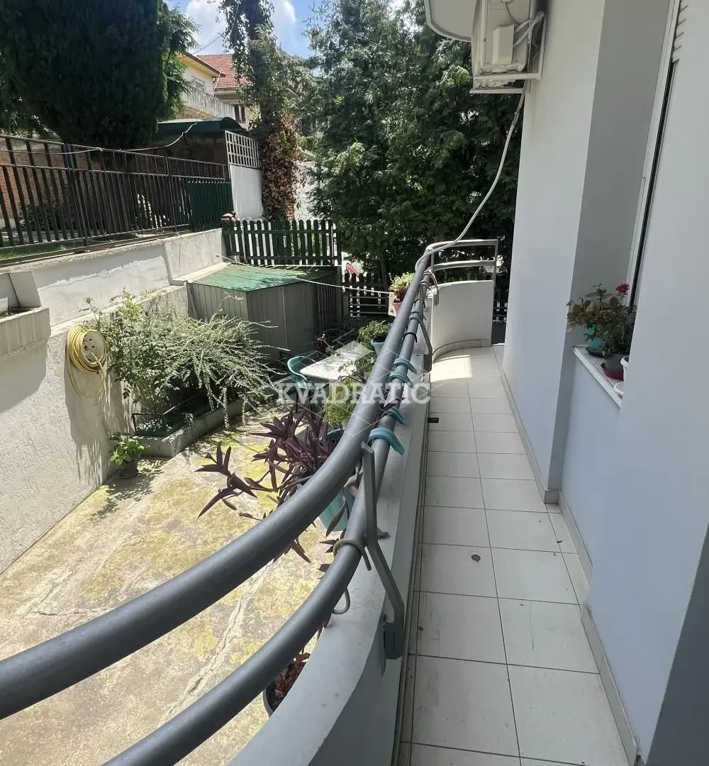 Prodaja, stan, 150m², Voždovac Sve Podlokacije, Beograd