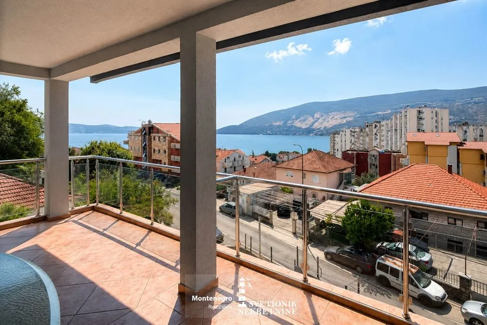 Sale, two bedroom apartment, 71m², Igalo, Herceg Novi