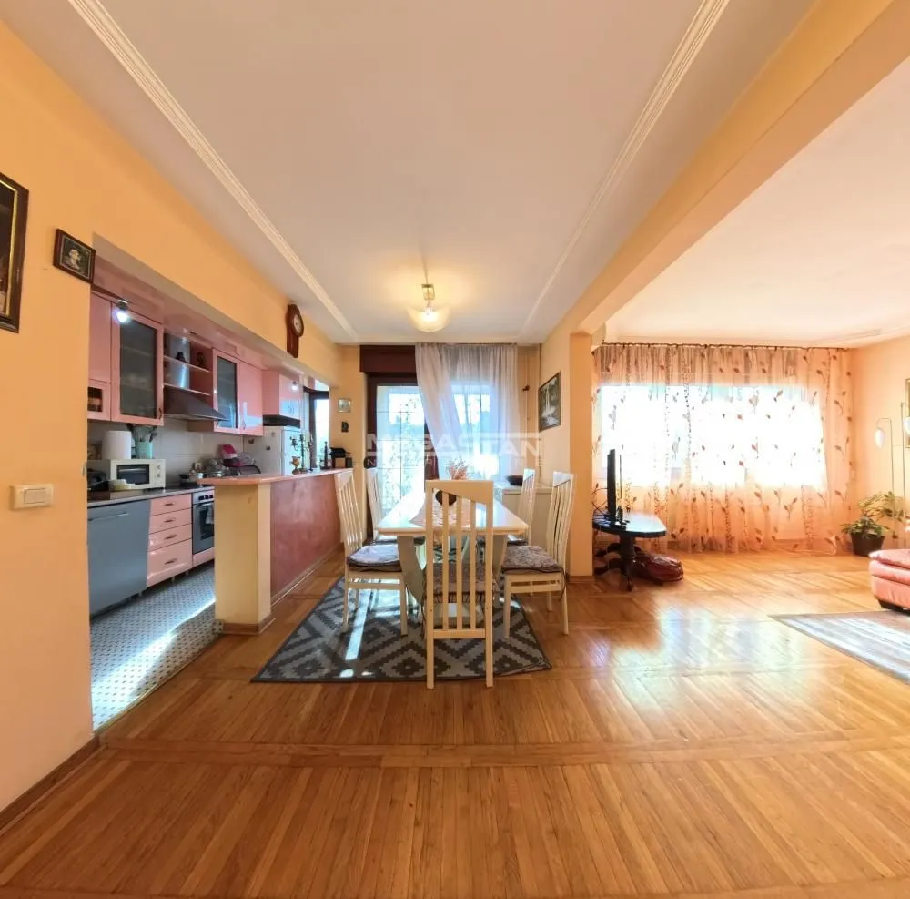Sale, four bedroom apartment, 101m², Vukov Spomenik, Zvezdara Sve Podlokacije