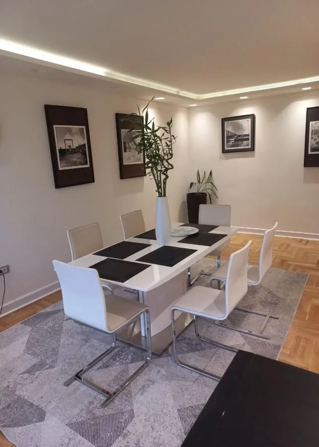 Rent, apartment, 180m², Stari Grad, Beograd