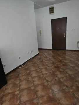 Izdavanje, trosoban stan, 70m², Centar, Podgorica - image 2