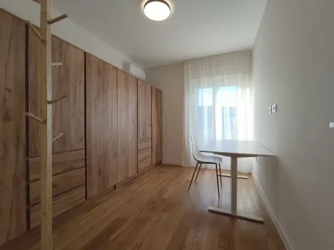 Izdavanje, dvosoban stan, 73m², Central Point, Podgorica - image 7