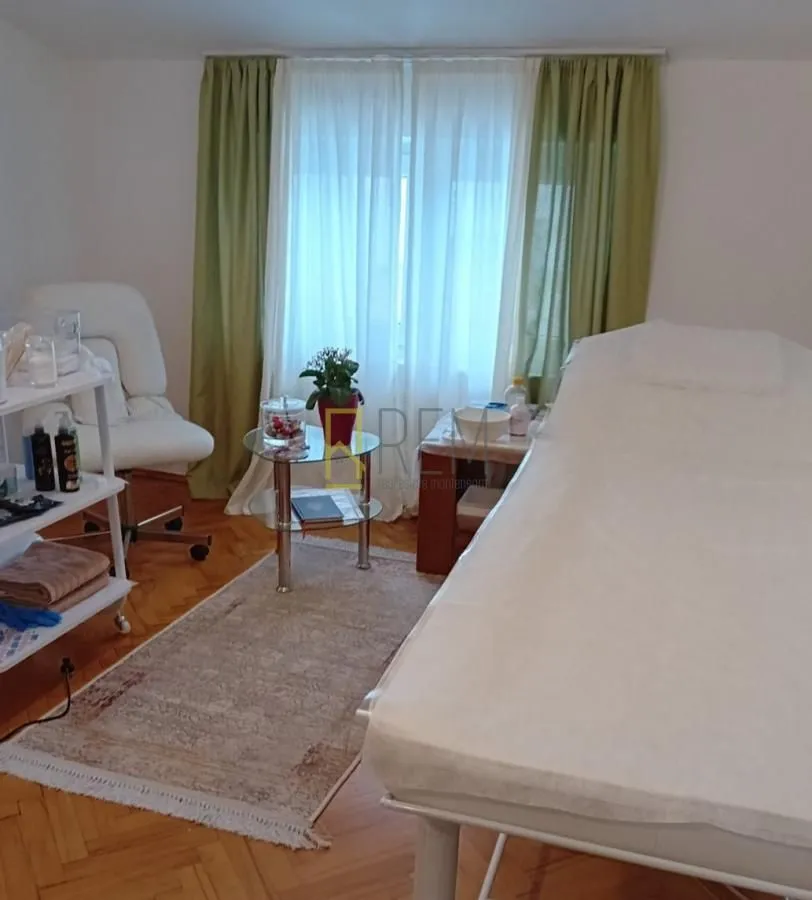 Prodaja, dvosoban stan, 75m², Centar, Podgorica