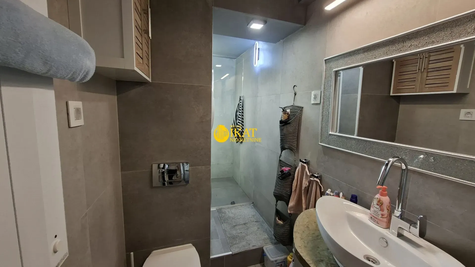 Sale, three bedroom apartment, 90m², Voždovac Sve Podlokacije, Beograd