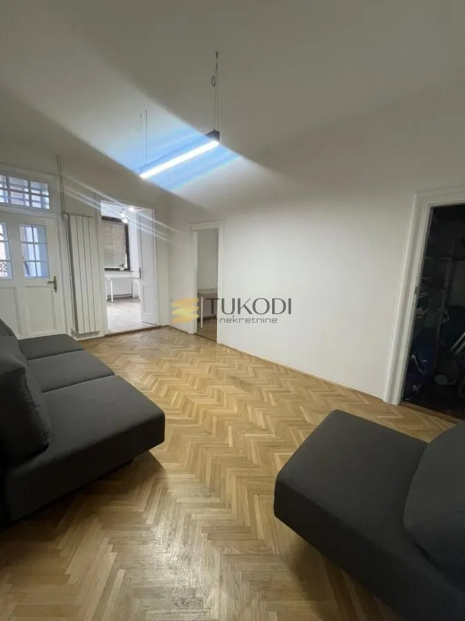 Prodaja, četvorosoban stan, 119m², Centar, Novi Sad
