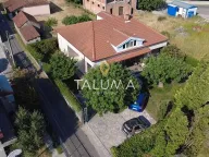 Izdavanje, kuća, 200m², Tološi, Podgorica - image 1