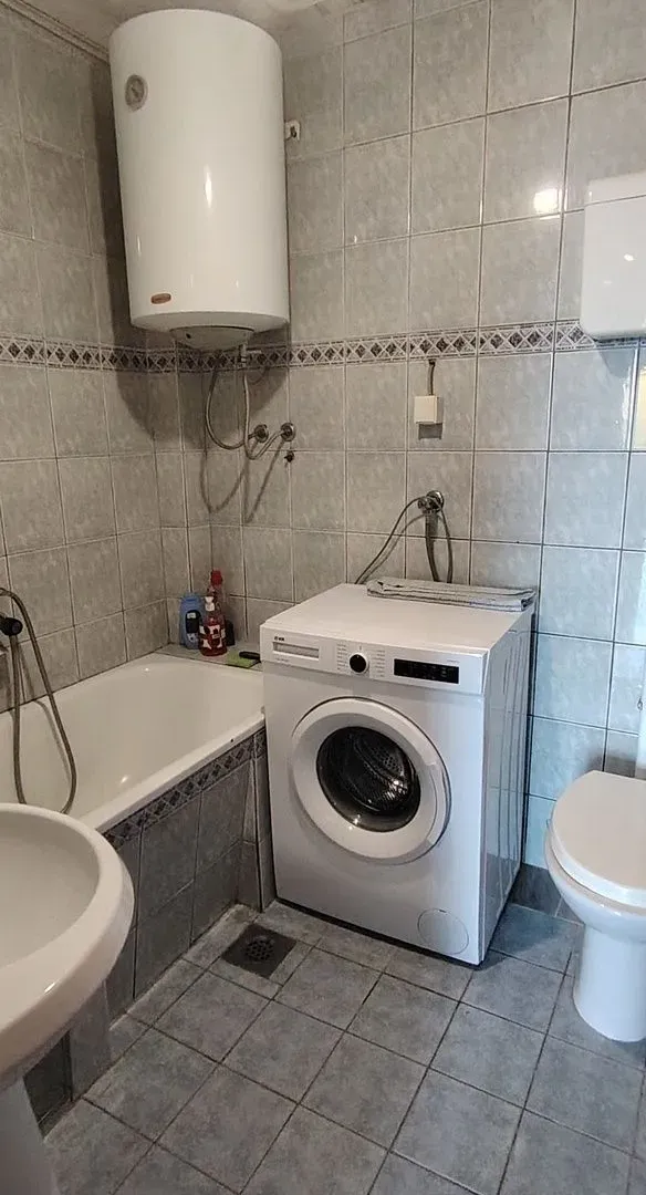 Izdavanje, kuća, 45m², Malo Brdo, Podgorica
