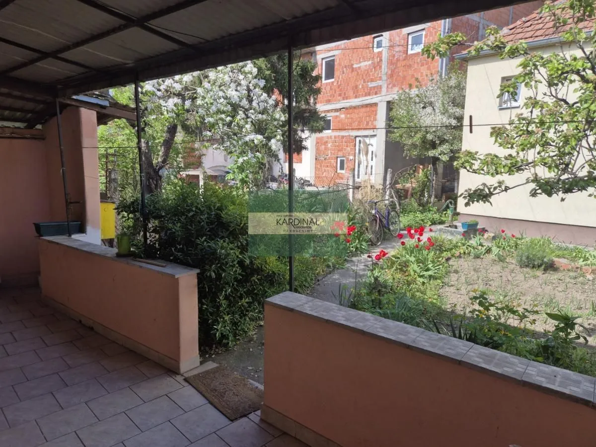 Prodaja, kuća, 75m², Centar, Jagodina