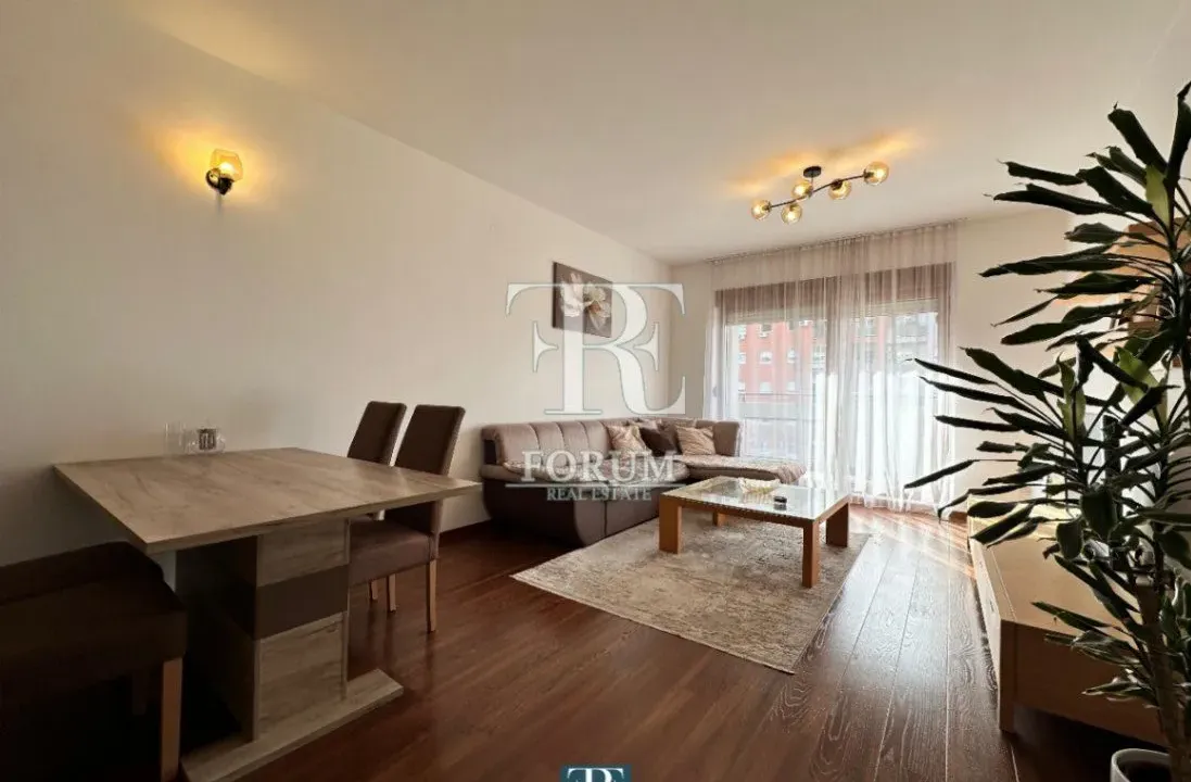 Izdavanje, dvosoban stan, 70m², Master Kvart, Podgorica