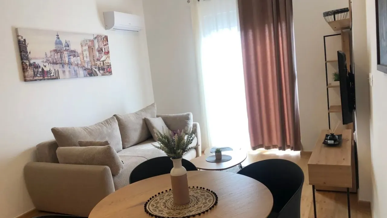 Izdavanje, jednosoban stan, 40m², Ilino, Bar
