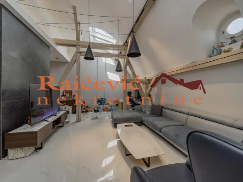 Prodaja, trosoban stan, 160m², Centar, Stara Pazova - image 6