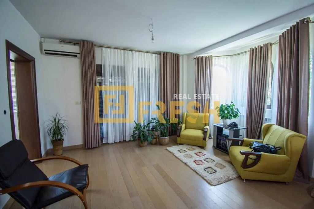 Prodaja, kuća, 253m², Zagorič, Podgorica