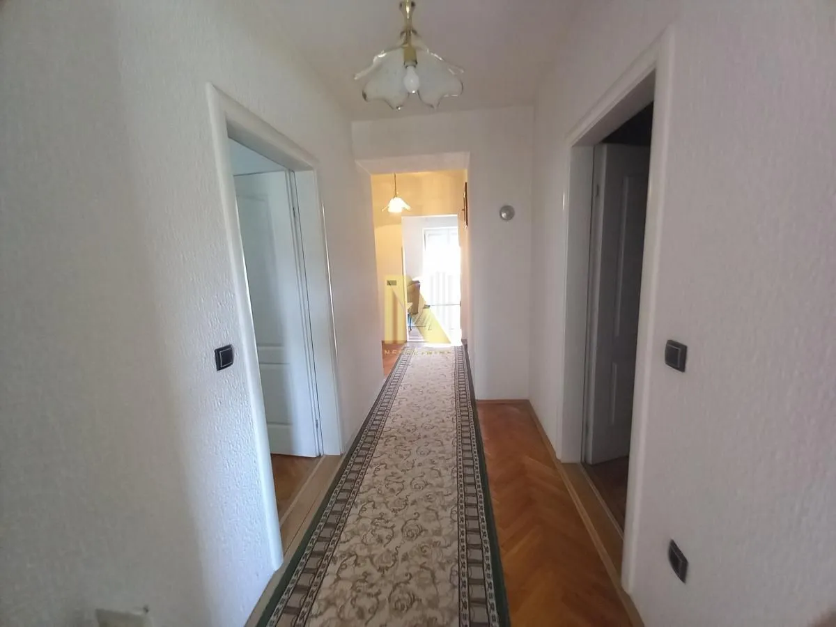 Prodaja, kuća, 272m², Bela Palanka, Srbija