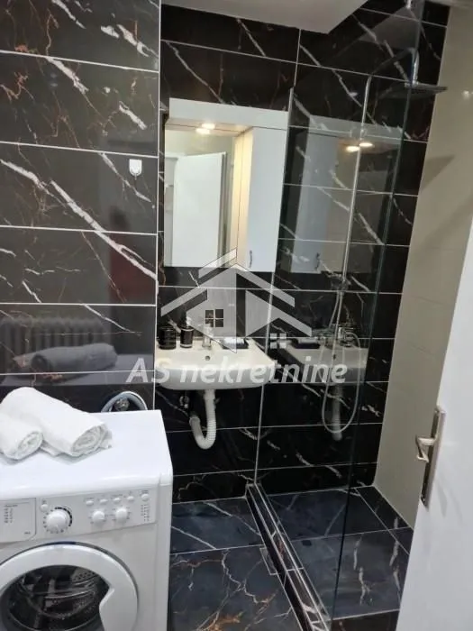Rent, three bedroom apartment, 73m², Slavija, Vračar Sve Podlokacije