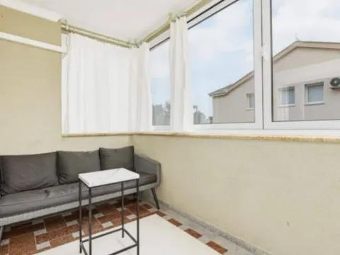 Izdavanje, jednosoban stan, 54m², Seljanovo, Tivat - image 5