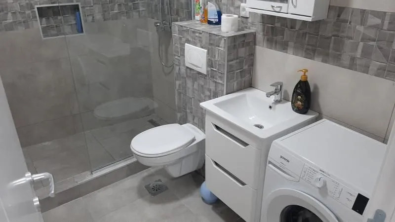 Izdavanje, dvosoban stan, 48m², Podbara, Novi Sad Sve Podlokacije