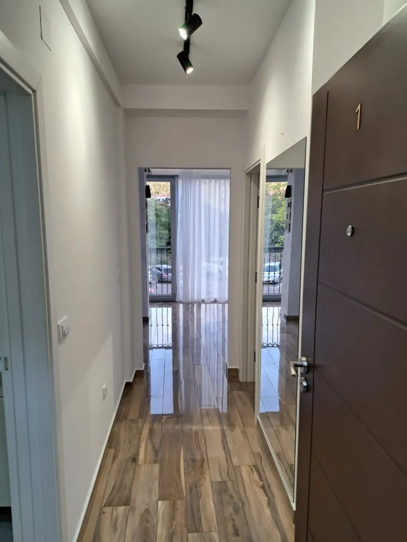Izdavanje, jednosoban stan, 50m², Rozino, Budva