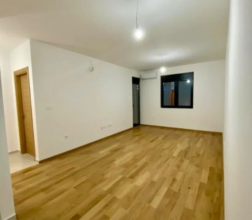 Izdavanje, jednosoban stan, 50m², City Kvart, Podgorica