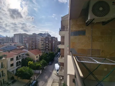 Izdavanje, jednosoban stan, 38m², Budva, Crna Gora - image 4