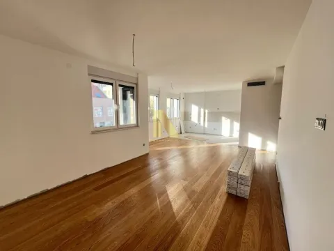 Sale, four bedroom apartment, 91m², Bulevar Oslobodjenja, Novi Sad Sve Podlokacije