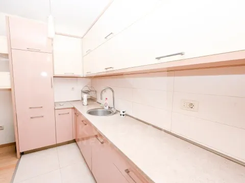 Rent, two bedroom apartment, 72m², City Kvart, Podgorica - image 5