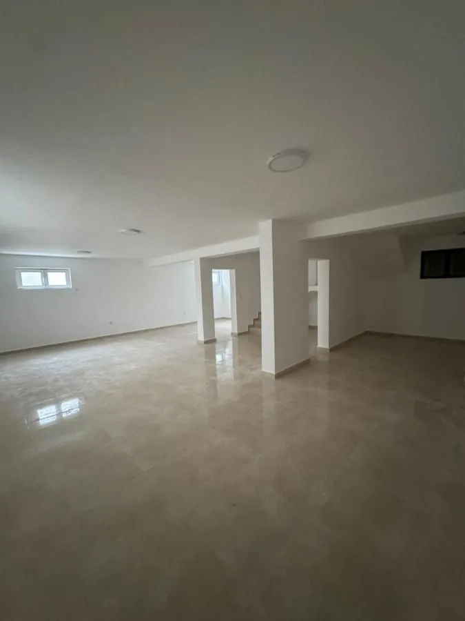 Rent, house, 500m², Stari Aerodrom, Podgorica