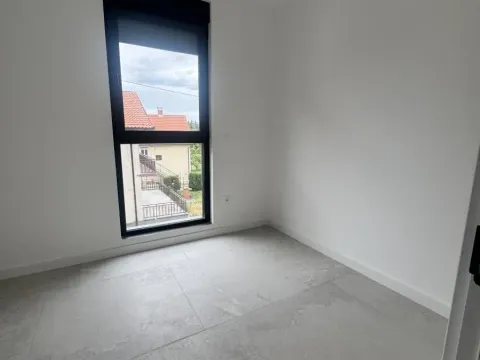 Prodaja, trosoban stan, 77m², Novi Banovci, Stara Pazova - image 12