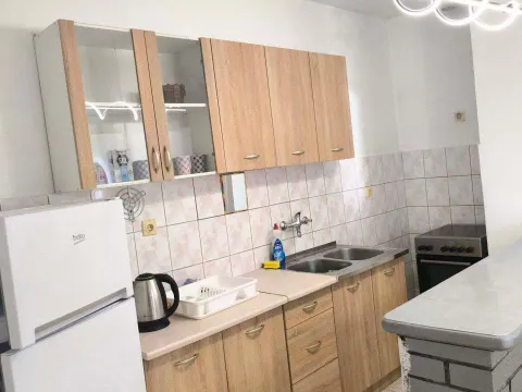 Izdavanje, dvosoban stan, 85m², Kumbor, Herceg Novi - image 8