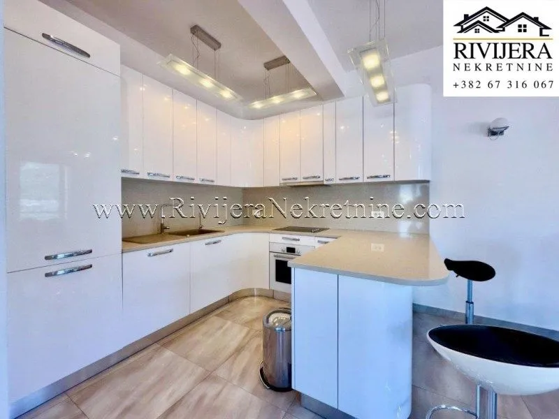 Prodaja, trosoban stan, 108m², Centar, Kotor