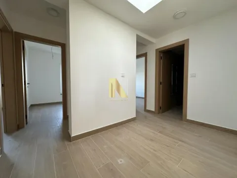 Izdavanje, četvorosoban stan, 205m², Alibegovac, Petrovaradin - image 18