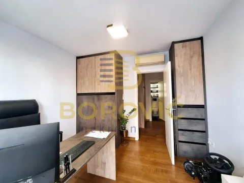 Sale, four bedroom apartment, 115m², Južni Bulevar, Vračar Sve Podlokacije - image 9