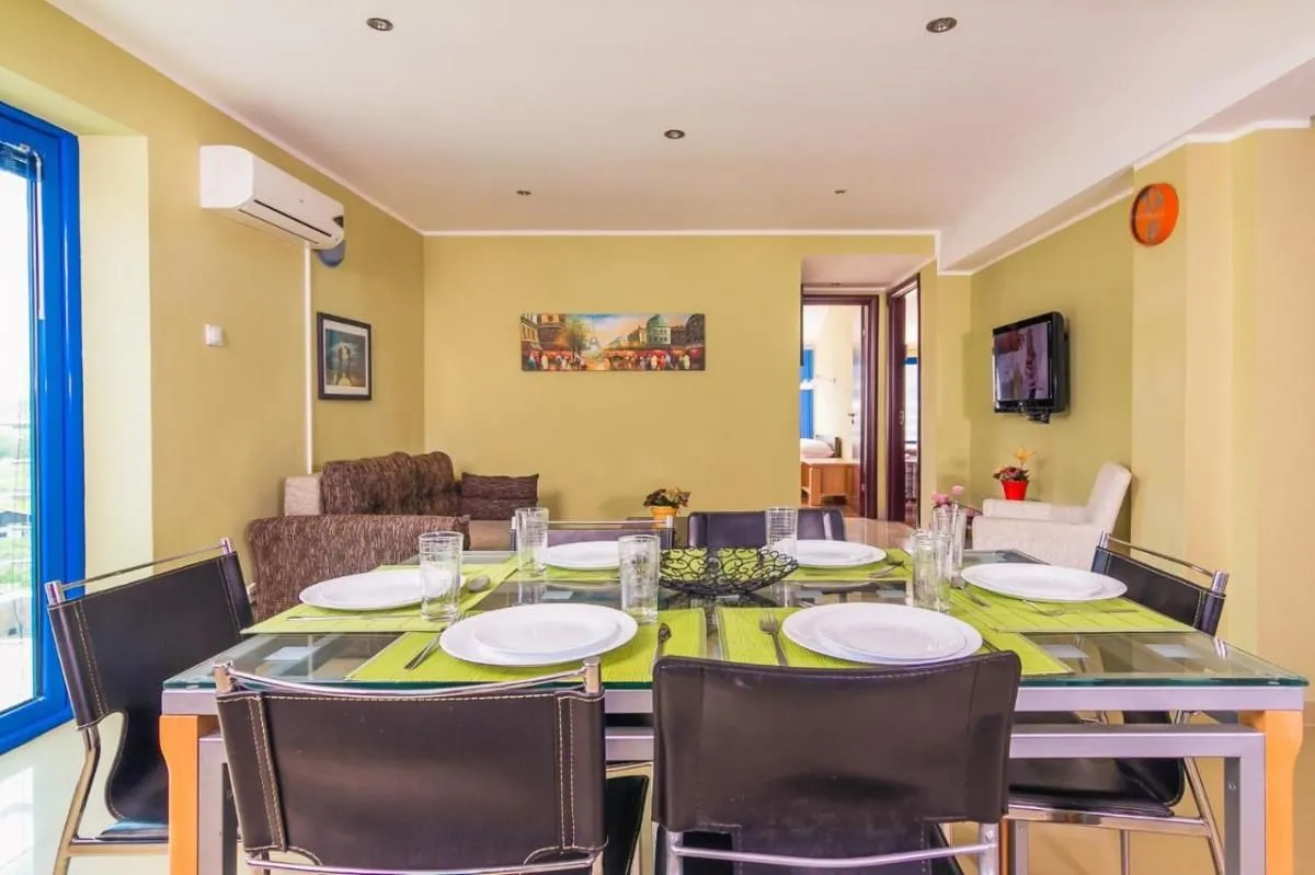 Prodaja, kuća, 280m², Đenovići, Herceg Novi