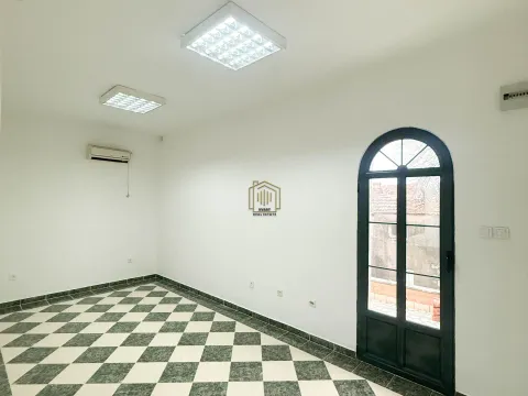 Rent, office space, 22m², Centar, Nikšić - image 3
