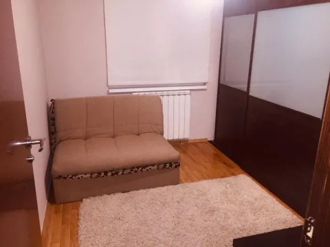 Izdavanje, dvosoban stan, 85m², Blok 6, Podgorica - image 17