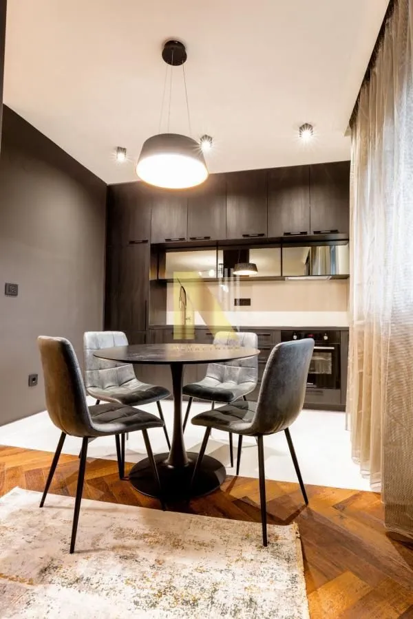 Izdavanje, četvorosoban stan, 100m², Petrovaradin, Novi Sad