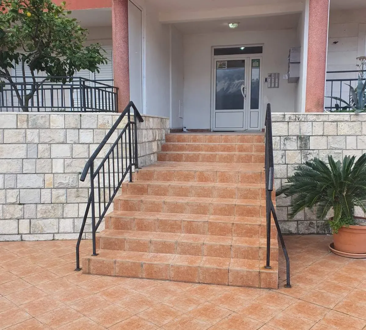 Sale, two bedroom apartment, 60m², Gospoština, Budva